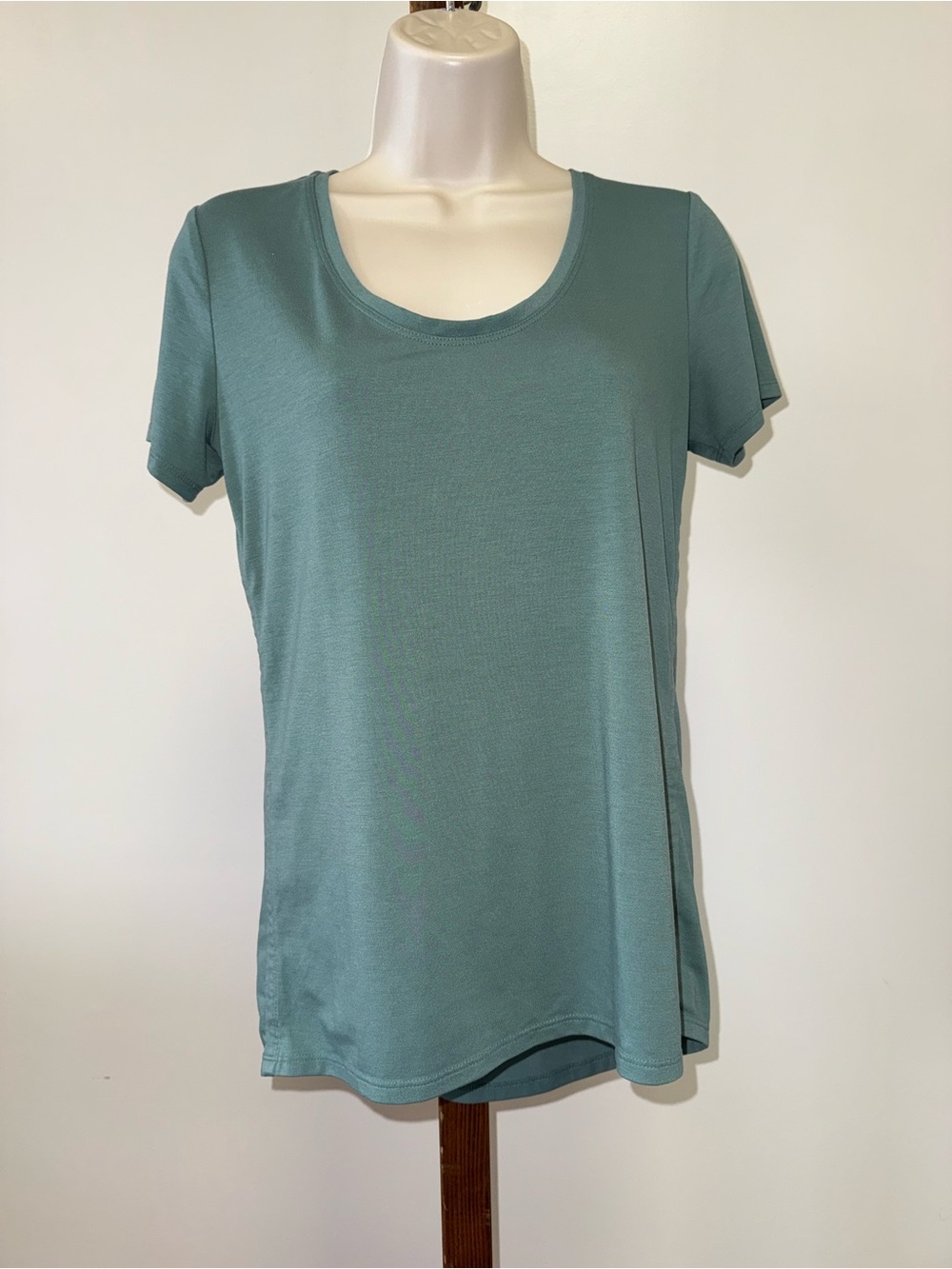 Athleta (XS) Green Scoop Neck Short Sleeve Tee